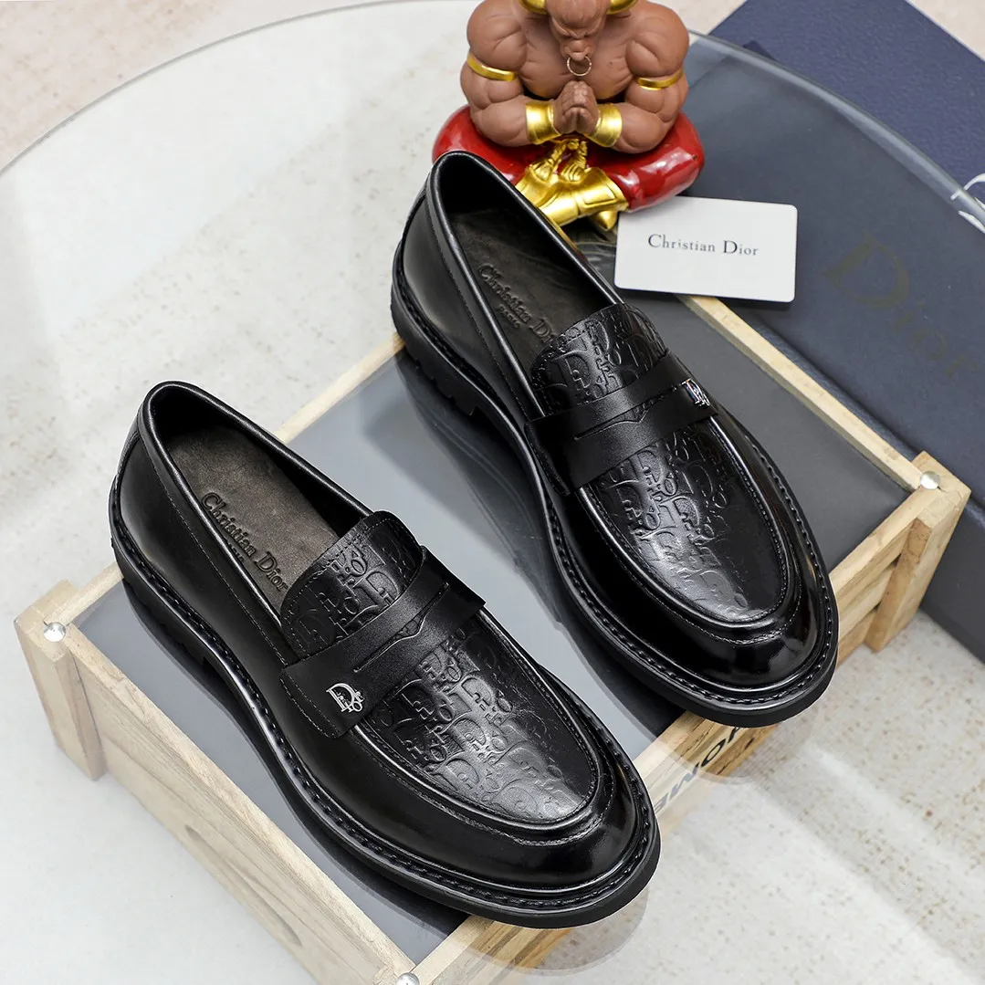 Men's shoes 💰520🕷️🕷️[Dior] Dior's new casual men's shoes are launched in Hong Kong counters. Official website 1:1 production. Italian woven cowhide + water-dyed 🐂 leather lining. Designed by European and American masters. Perfect shape to create counter quality, solid color rubber wear-resistant outsole and classic dazzling toe! Super versatile and very comfortable. High-end without losing taste, fashionable and novel! ! Absolute focus! 8 colors available! Code number 38-45……
